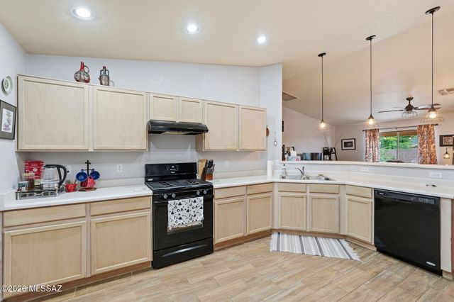 1235 S Star Shadow Drive, Tucson, AZ 85713