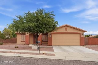 1235 S Star Shadow Drive, Tucson, AZ 85713