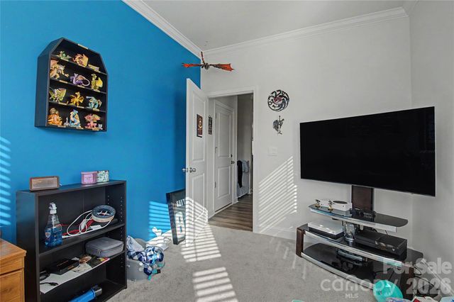 33 Cedar Hill Road, Hendersonville, NC 28792