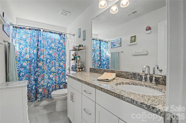 33 Cedar Hill Road, Hendersonville, NC 28792