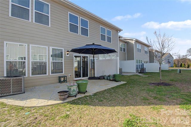 33 Cedar Hill Road, Hendersonville, NC 28792