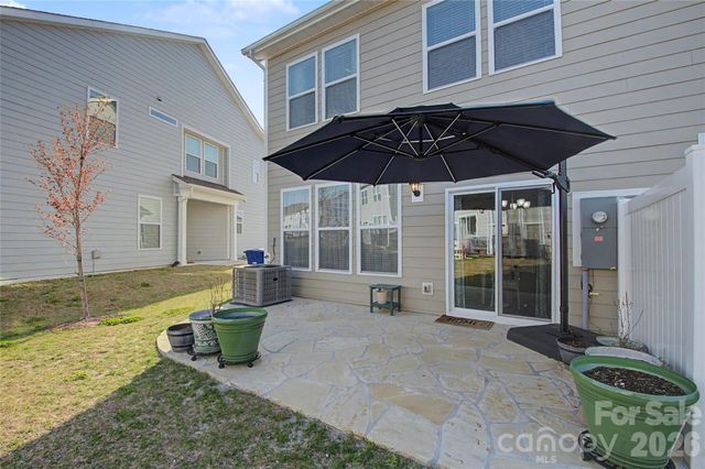 33 Cedar Hill Road, Hendersonville, NC 28792