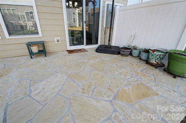 33 Cedar Hill Road, Hendersonville, NC 28792