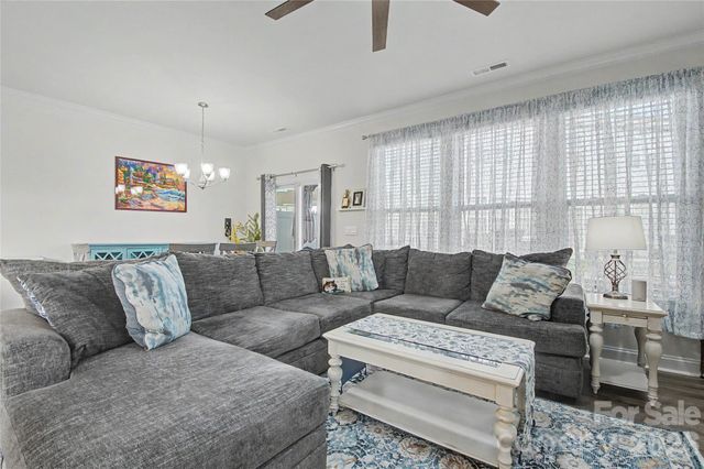 33 Cedar Hill Road, Hendersonville, NC 28792