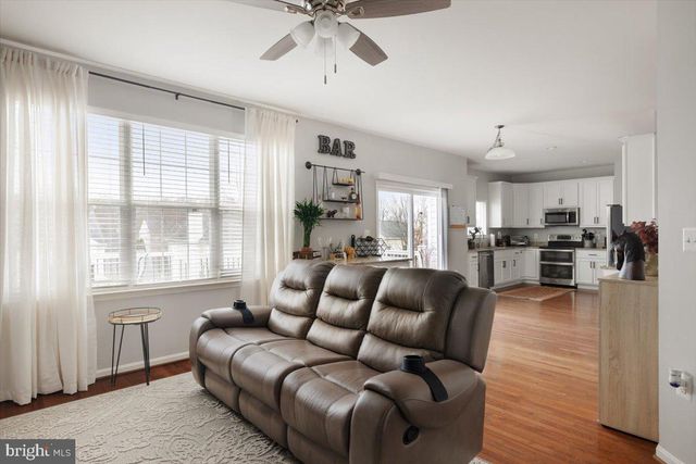 17670 CLEVELAND PARK DR, Round Hill, VA 20141