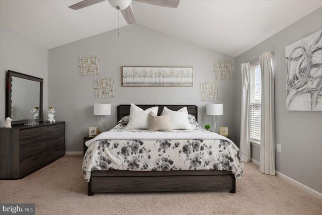 17670 CLEVELAND PARK DR, Round Hill, VA 20141