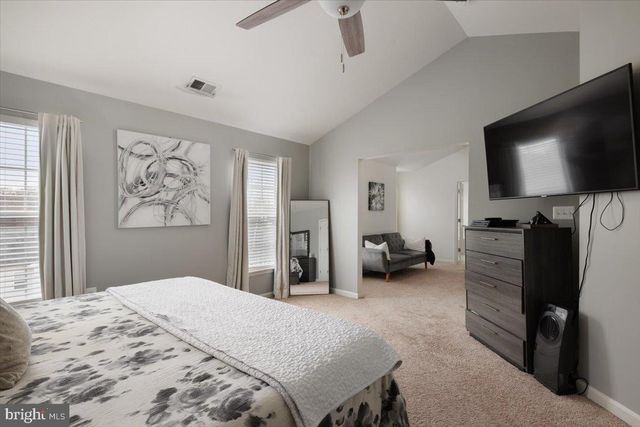 17670 CLEVELAND PARK DR, Round Hill, VA 20141