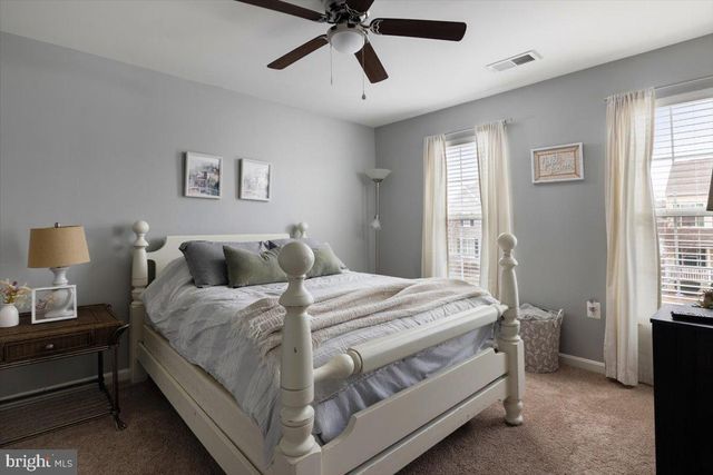 17670 CLEVELAND PARK DR, Round Hill, VA 20141