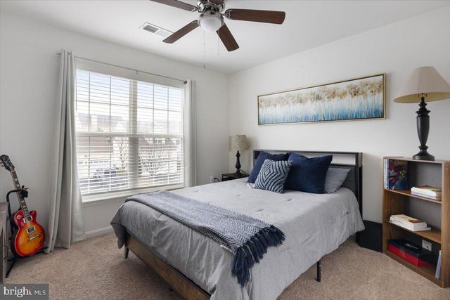 17670 CLEVELAND PARK DR, Round Hill, VA 20141