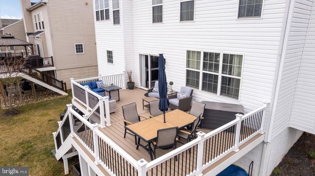 17670 CLEVELAND PARK DR, Round Hill, VA 20141