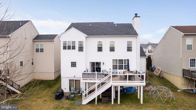 17670 CLEVELAND PARK DR, Round Hill, VA 20141