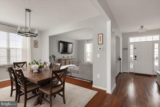 17670 CLEVELAND PARK DR, Round Hill, VA 20141