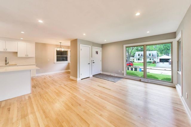 267 Panama Avenue, Hampshire, IL 60140