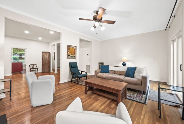 4400 Belmont Park Ter Apt 141, Nashville, TN 37215