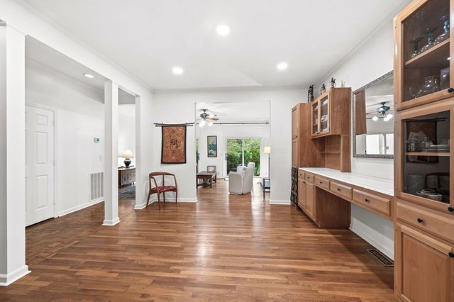 4400 Belmont Park Ter Apt 141, Nashville, TN 37215