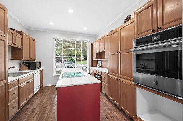 4400 Belmont Park Ter Apt 141, Nashville, TN 37215