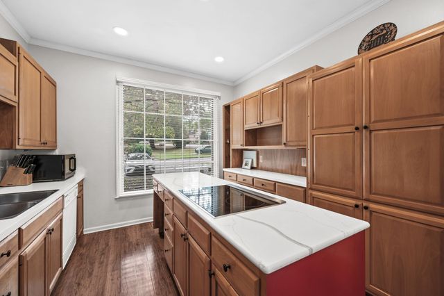 4400 Belmont Park Ter Apt 141, Nashville, TN 37215