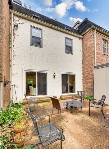 4400 Belmont Park Ter Apt 141, Nashville, TN 37215