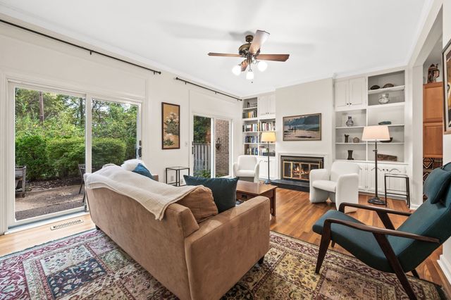 4400 Belmont Park Ter Apt 141, Nashville, TN 37215