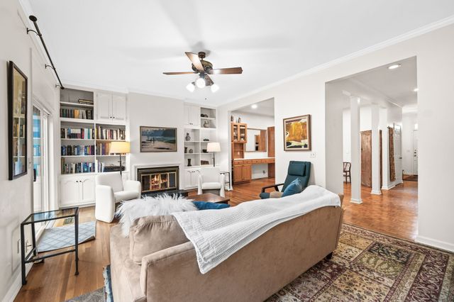 4400 Belmont Park Ter Apt 141, Nashville, TN 37215