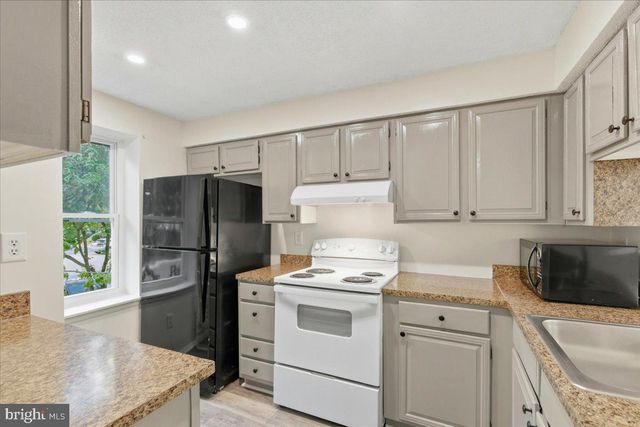 5355 HARBOR COURT DR, Alexandria, VA 22315