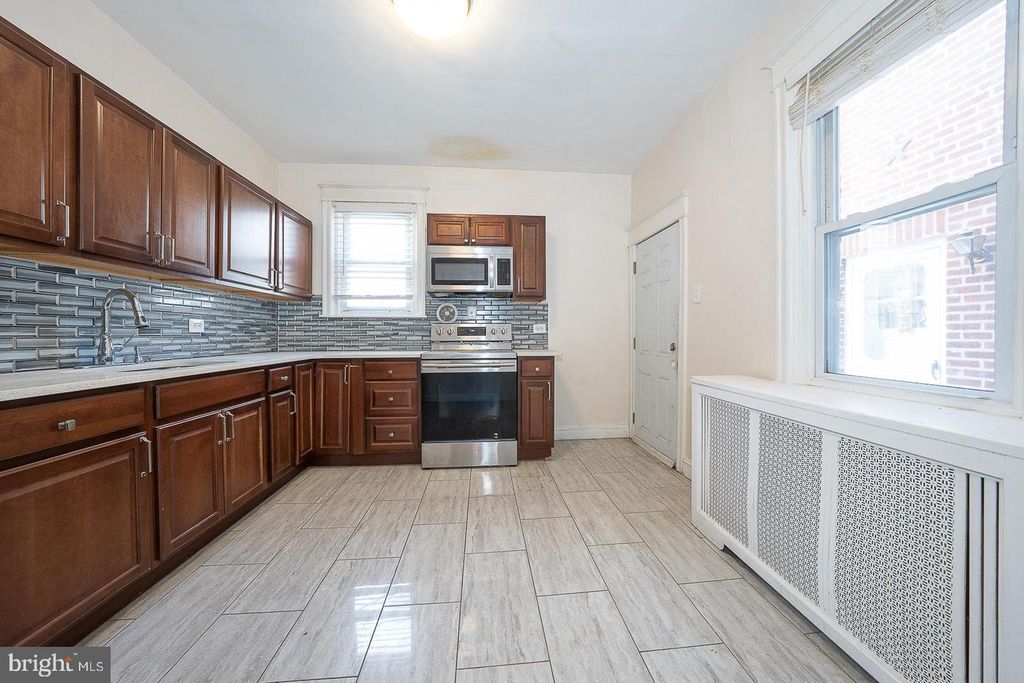 Image 16 of property listing at 232 COPLEY RD, Upper Darby, PA 19082