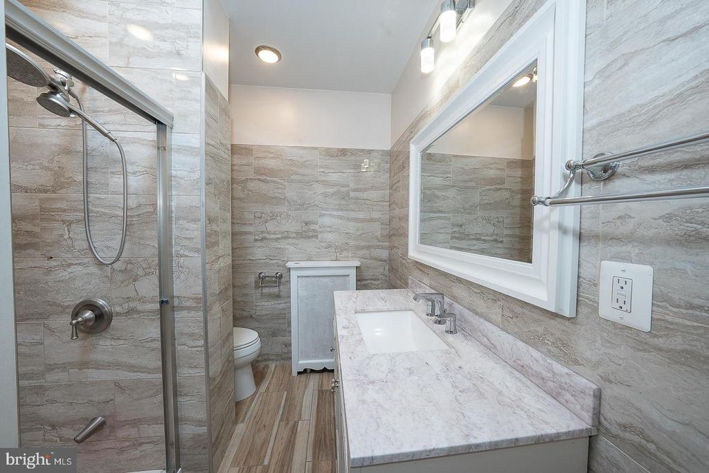 Image 28 of property listing at 232 COPLEY RD, Upper Darby, PA 19082