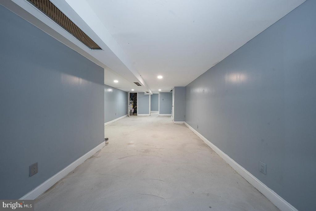 Image 36 of property listing at 232 COPLEY RD, Upper Darby, PA 19082