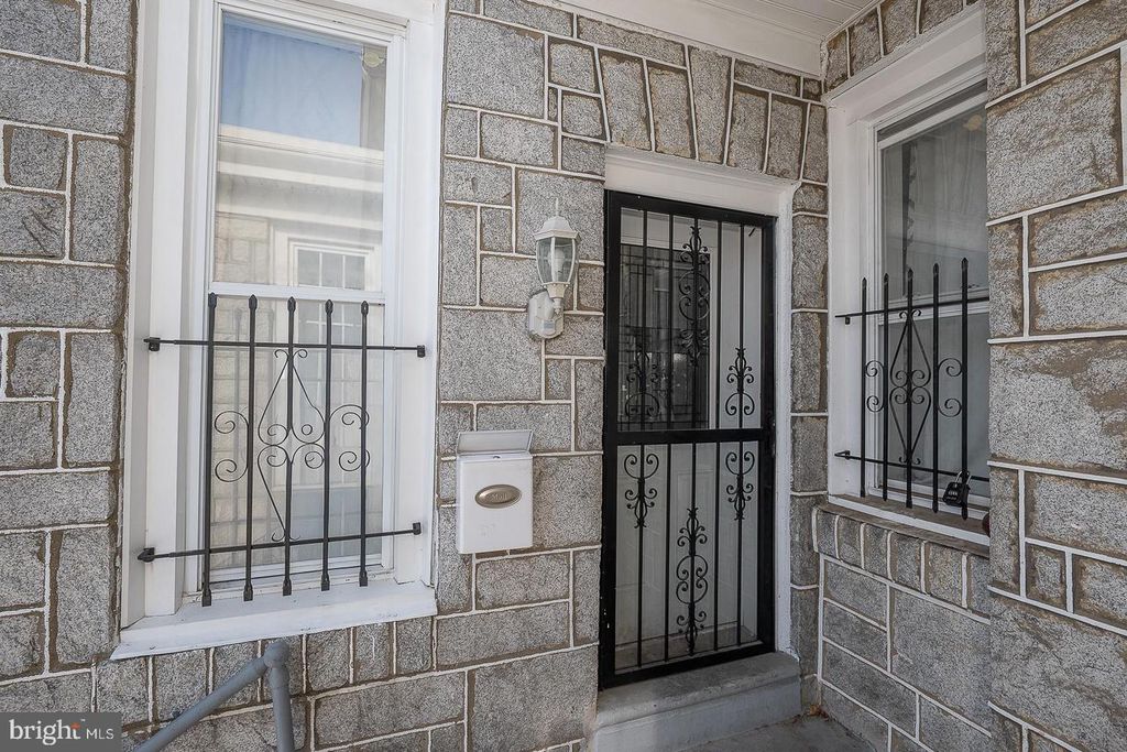 Image 43 of property listing at 232 COPLEY RD, Upper Darby, PA 19082