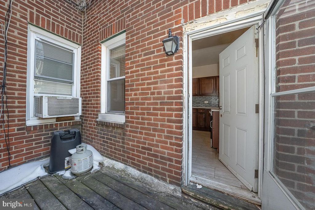 Image 46 of property listing at 232 COPLEY RD, Upper Darby, PA 19082