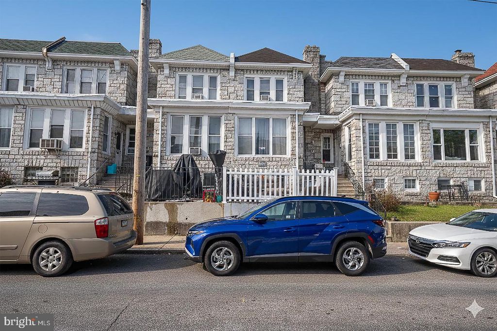 Image 7 of property listing at 232 COPLEY RD, Upper Darby, PA 19082