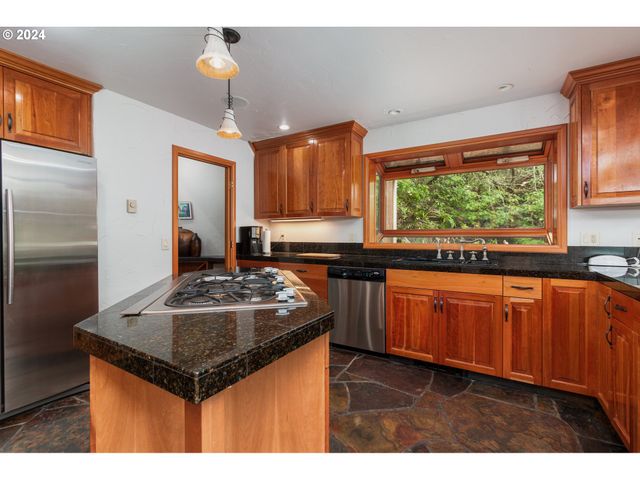 46615 HIGHWAY 101, Neskowin, OR 97149