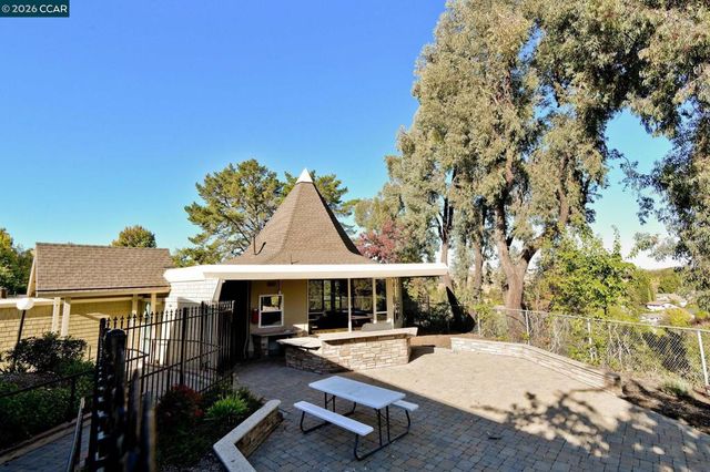 523 Thistle Cir, Martinez, CA 94553