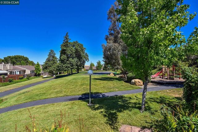 523 Thistle Cir, Martinez, CA 94553