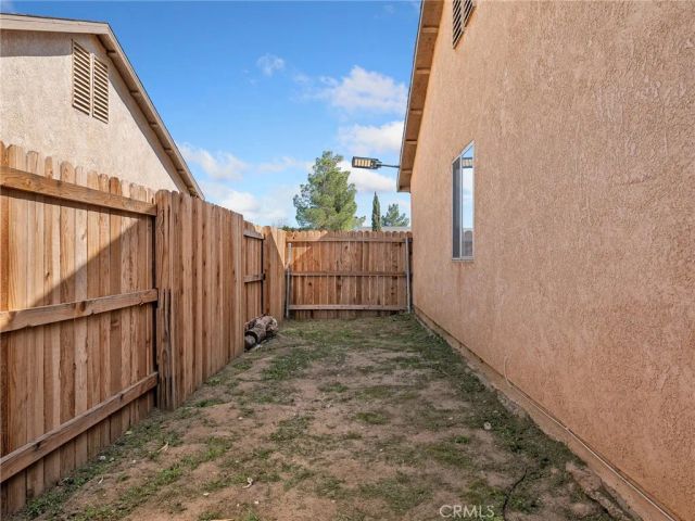 17956 Kendall Circle, Adelanto, CA 92301