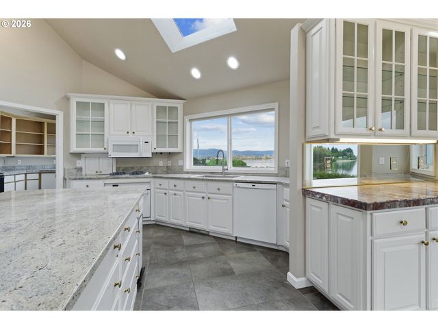 1220 2ND St, Columbia City, OR 97018