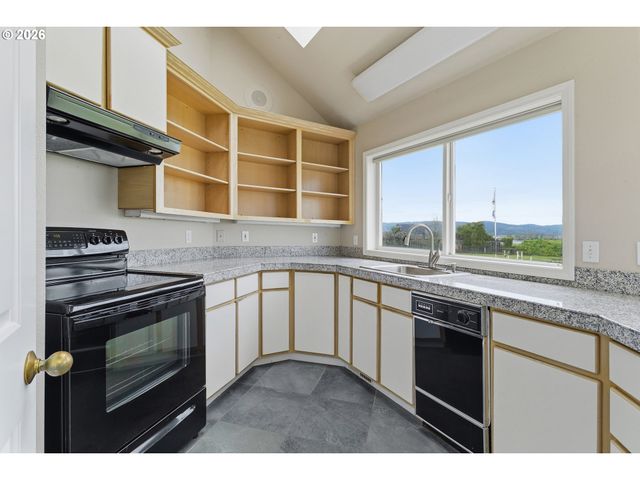 1220 2ND St, Columbia City, OR 97018