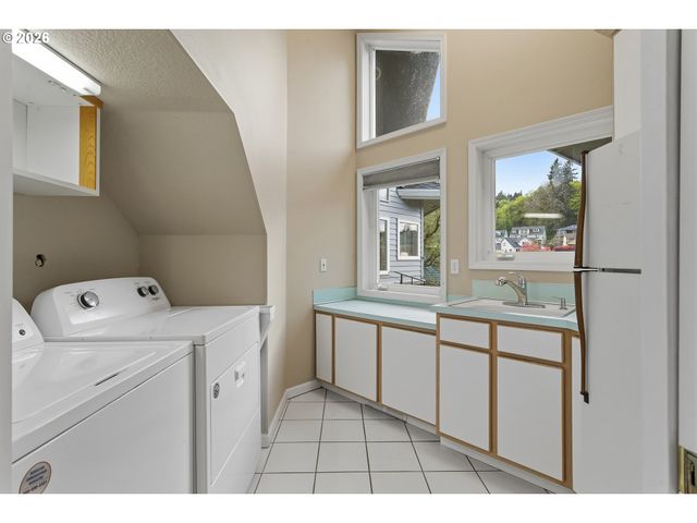 1220 2ND St, Columbia City, OR 97018