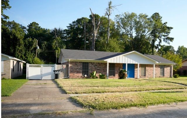 650 Hyde Park Place, Shreveport, LA 71108