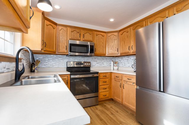 4482 N Toby Avenue, Springfield, MO 65803