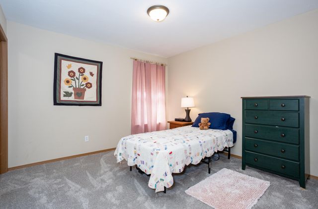 4482 N Toby Avenue, Springfield, MO 65803