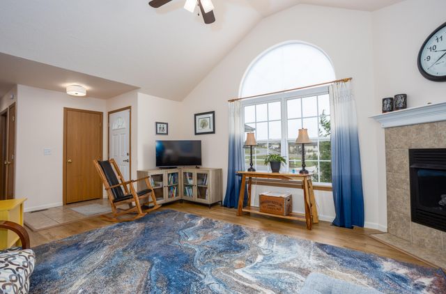 4482 N Toby Avenue, Springfield, MO 65803