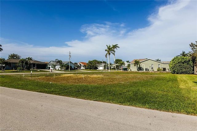 1318 Freeport AVE, Marco Island, FL 34145
