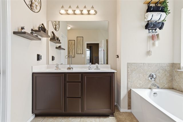 6520 Vista View Drive, Waco, TX 76712