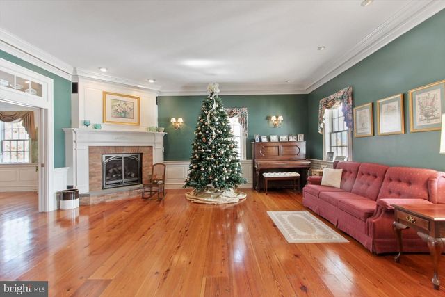 60 SOUTHSIDE DR, Newville, PA 17241