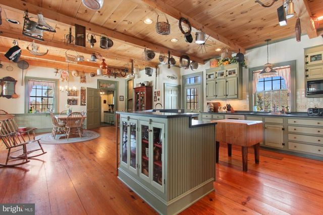 60 SOUTHSIDE DR, Newville, PA 17241