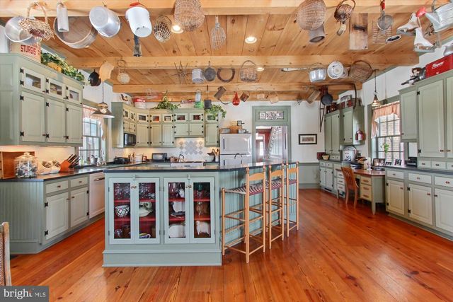 60 SOUTHSIDE DR, Newville, PA 17241