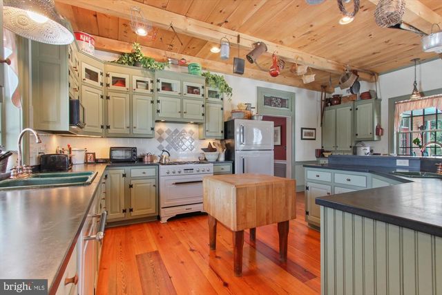 60 SOUTHSIDE DR, Newville, PA 17241