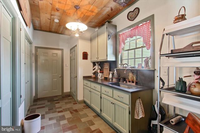 60 SOUTHSIDE DR, Newville, PA 17241