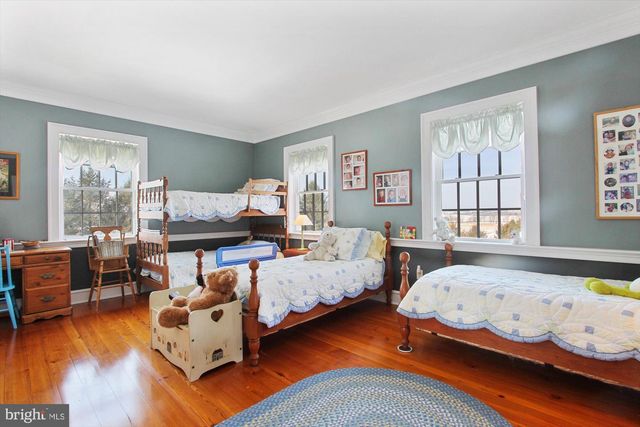 60 SOUTHSIDE DR, Newville, PA 17241